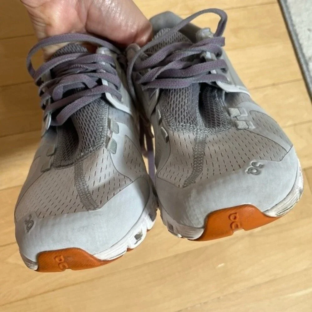 On Running Cloud V2 Performance Sneakers in Gray 8.5